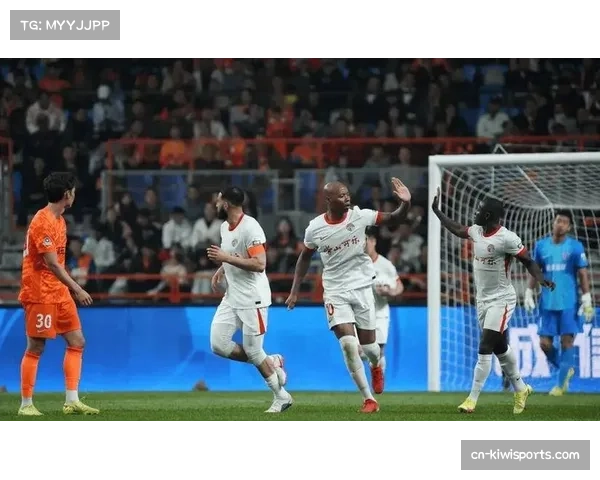 青岛海牛叶博亚制胜球建功 球队摆脱罚分泥潭获喘息